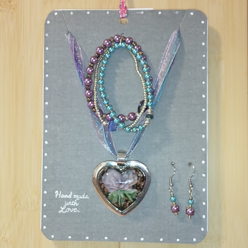 Jewelry Set - Picture 3 of 16